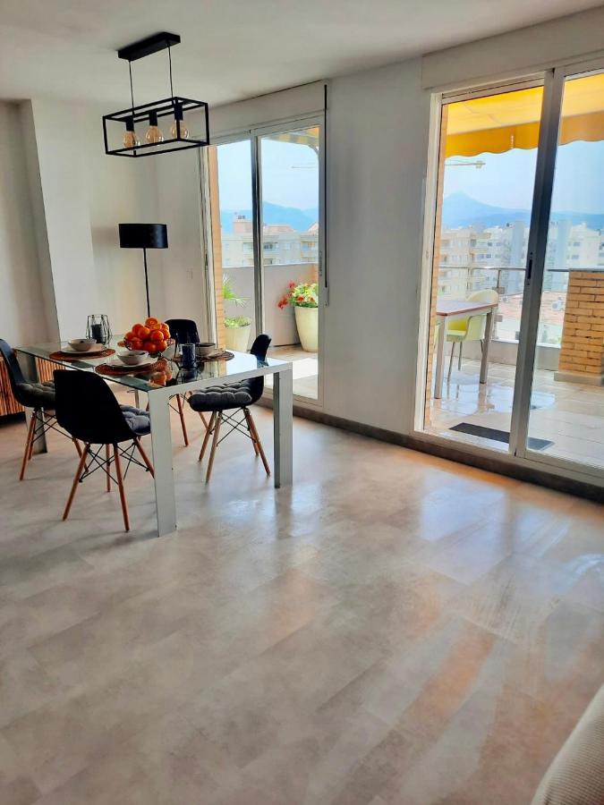 A 100 Metros De La Playa Con Grande Terraza Y Vistas Al Mar