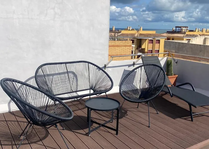 Apartamento A 100 Metros De La Playa Con Grande Terraza Y Vistas Al Mar